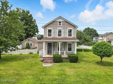 201 Ave N, Matamoras, PA 18336