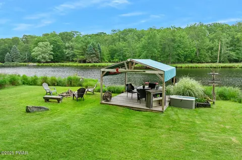 118 Northwynd Dr, Milford, PA 18337