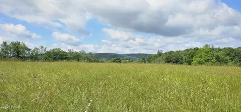 88 Cemetery Rd, Damascus, PA 18415