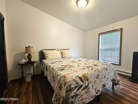Bedroom - 115 Deer Path, Tafton, PA 18464 photo 2 of 3