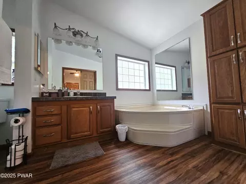 Bath - 115 Deer Path, Tafton, PA 18464 photo 1 of 3