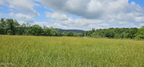 70 Cemetery Rd, Damascus, PA 18415