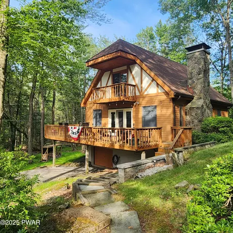 101 Deer Run, Greentown, PA 18426