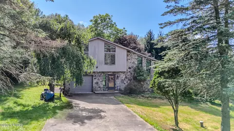 20 Clemen V Muller St, Beach Lake, PA 18405