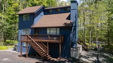50 Woodhill Ln, Lake Ariel, PA 18436