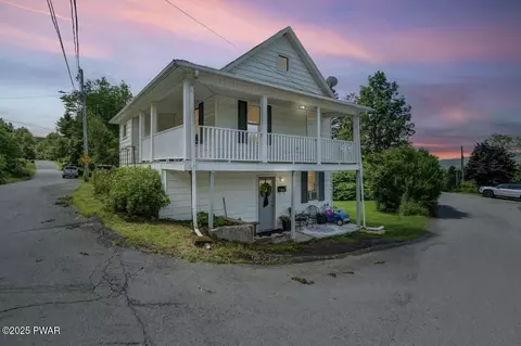 369 Upper Powderly St, Carbondale, PA 18407
