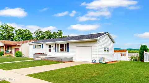 325 Tate St, Taylor, PA 18517