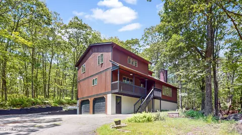 158 Wild Meadow Dr, Milford, PA 18337