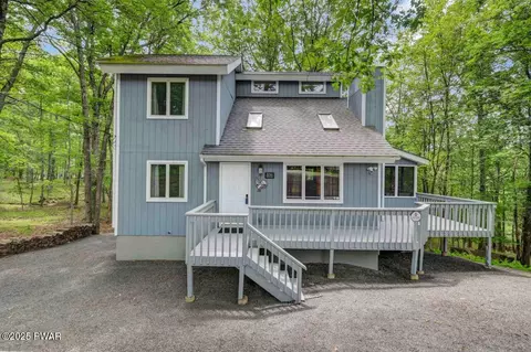 108 Minnow Ct, Lackawaxen, PA 18435