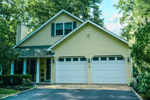103 Valley Forge Rd, Milford, PA 18337