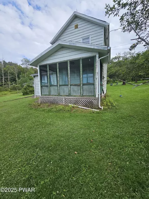 194 Como Rd, Lakewood, PA 18439