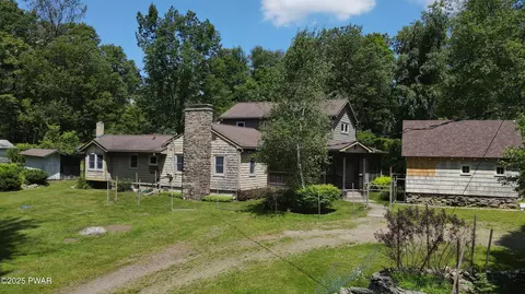 156 Mozzette Rd, Canadensis, PA 18325