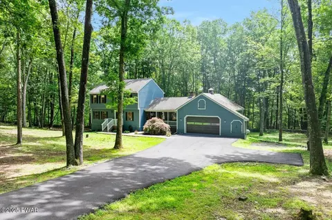 110 Stonefield Rd, Milford, PA 18337