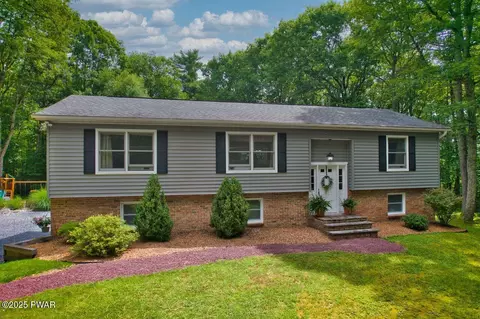 142 Myck Rd, Dingmans Ferry, PA 18328