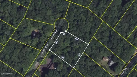 22 Highland Ln, Hawley, PA 18428