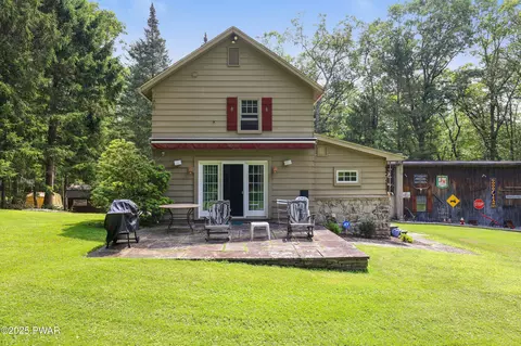 403 Spruce St, Hawley, PA 18428