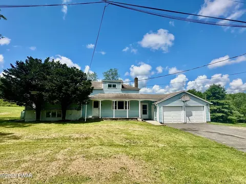 191 Hemlock Grove Rd, Greentown, PA 18426
