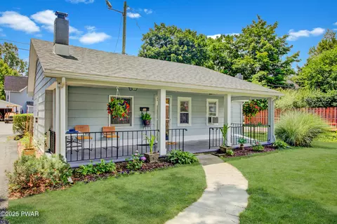 108 Peach Aly, Milford, PA 18337
