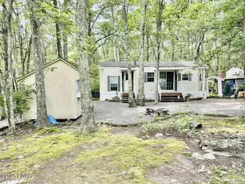 117 Owego Ln, Shohola, PA 18458
