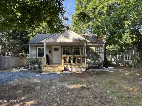 213 W Sarah St, Milford, PA 18337