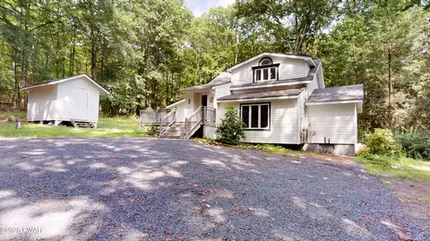 111 Metzger Trl, Dingmans Ferry, PA 18328