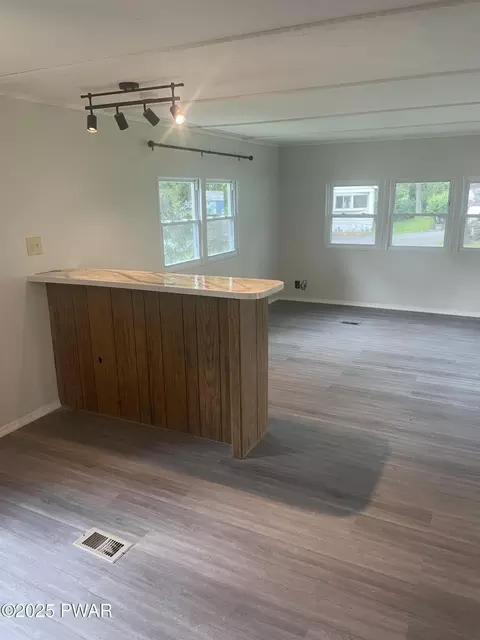 Living - 122 Bartion Ct, Bartonsville, PA 18321 photo 3 of 4