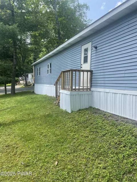 Exterior - 122 Bartion Ct, Bartonsville, PA 18321 photo 6 of 6