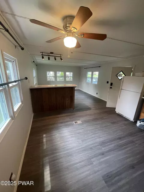 Living - 122 Bartion Ct, Bartonsville, PA 18321 photo 1 of 4
