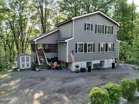171 Ridgeview Dr, Lake Ariel, PA 18436