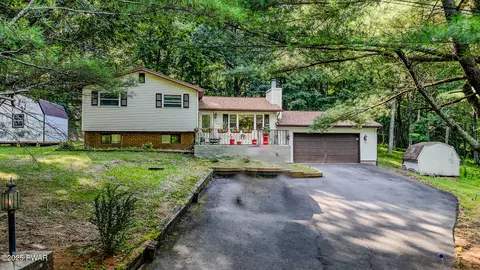 119 White Birch Rd, Matamoras, PA 18336