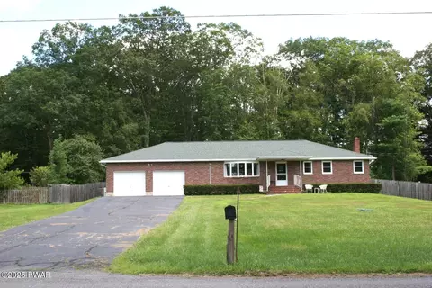 468 Rowland Rd, Greeley, PA 18425