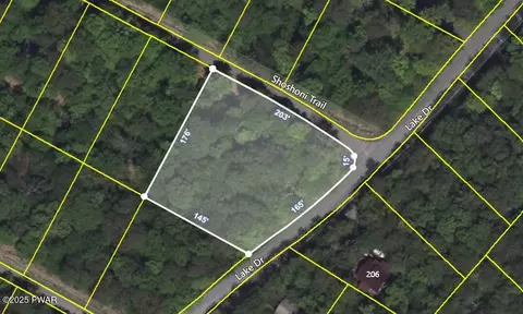 1 Shoshoni Trl, Gouldsboro, PA 18424