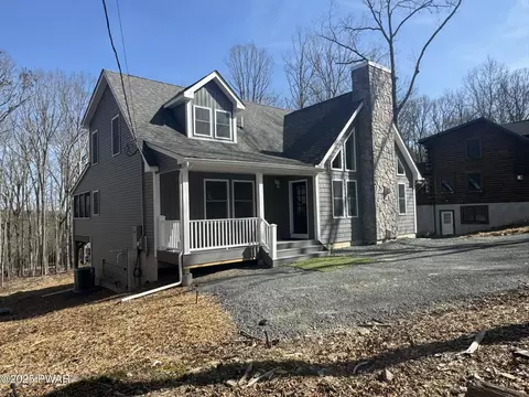 2941 S Fairway Dr, Lake Ariel, PA 18436