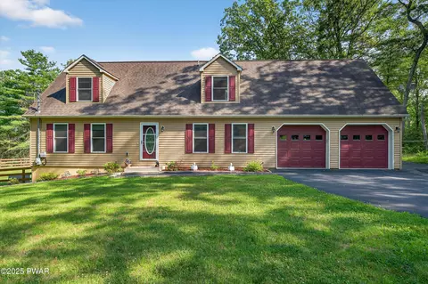 113 Pine Tree Rd, Shohola, PA 18458