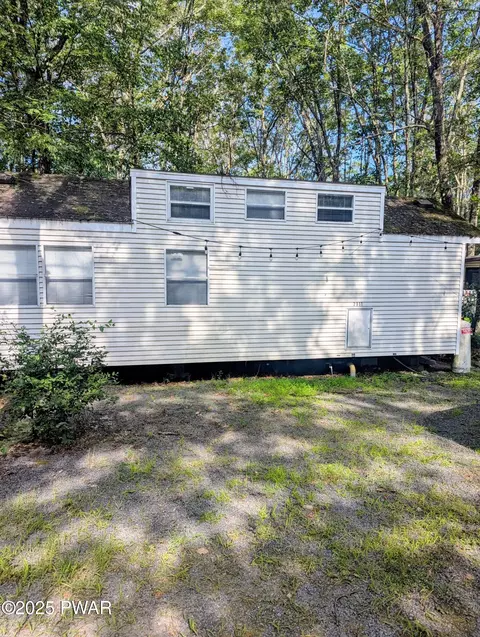 112 Aztec Dr, Shohola, PA 18458
