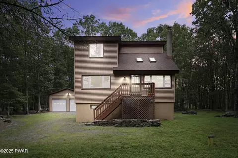26 Deer Run, Hawley, PA 18428