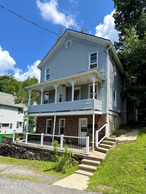 68 Owego St, Simpson, PA 18407