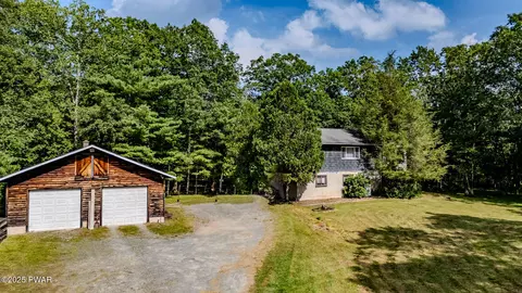 180 Urban Rd, Hawley, PA 18428