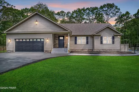 114 Beaver Run Rd, Milford, PA 18337