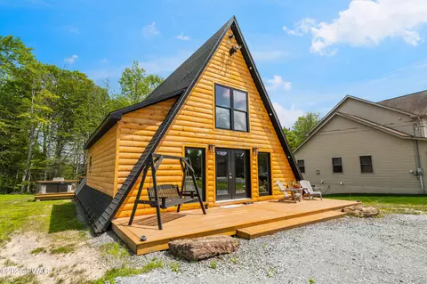1244 Woodhill Ln, Lake Ariel, PA 18436