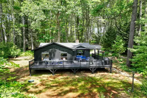 103 Rider Rd, Shohola, PA 18458