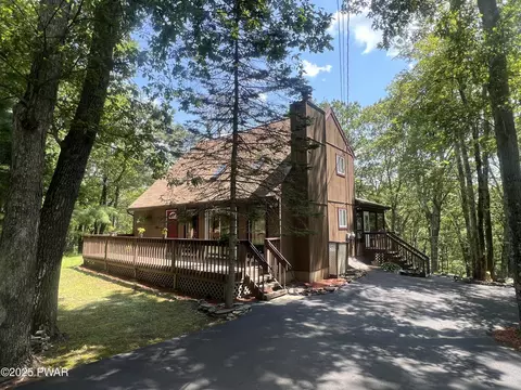 137 Remuda Dr, Lords Valley, PA 18428