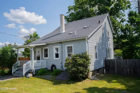 109 Orchard St, Moscow, PA 18444
