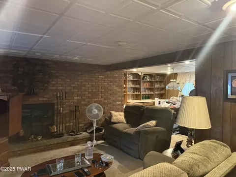 Living - 188 Drakes Ln, Old Forge, PA 18518 photo 5 of 5