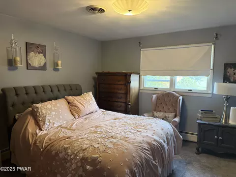 Bedroom - 188 Drakes Ln, Old Forge, PA 18518 photo 2 of 6