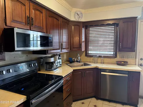 Kitchen - 188 Drakes Ln, Old Forge, PA 18518 photo 1 of 2
