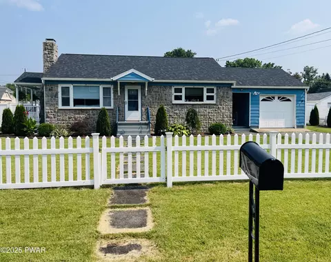 200 Avenue L, Matamoras, PA 18336