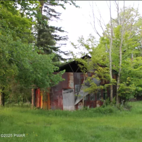 2420 Maplewood Rd, Jefferson Township, PA 18436