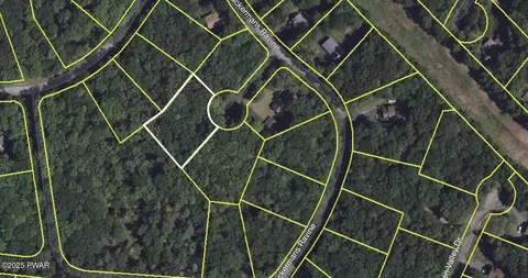 688 Elk Mountain Ter, Tafton, PA 18464