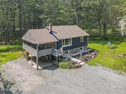 144 View Dr, Greentown, PA 18426